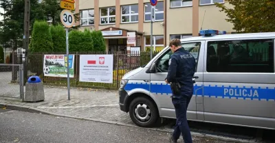 Komenda Główna Policji: w poniedziałek patrole policji wrócą do szkół